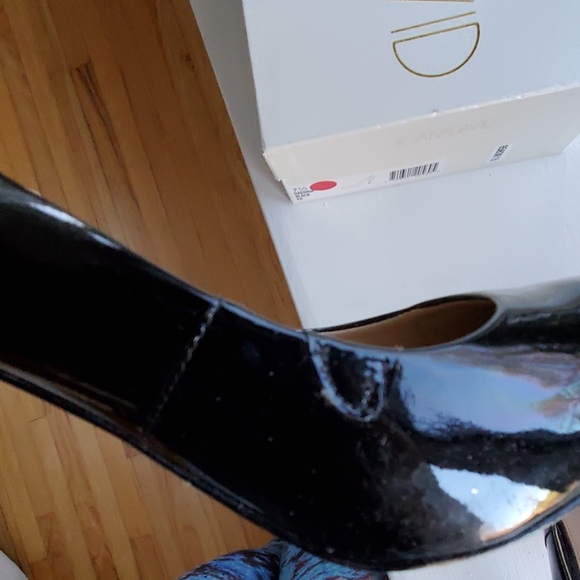 Joan And David Daerina Black Patent Leather Pumps - Picture 8 of 8